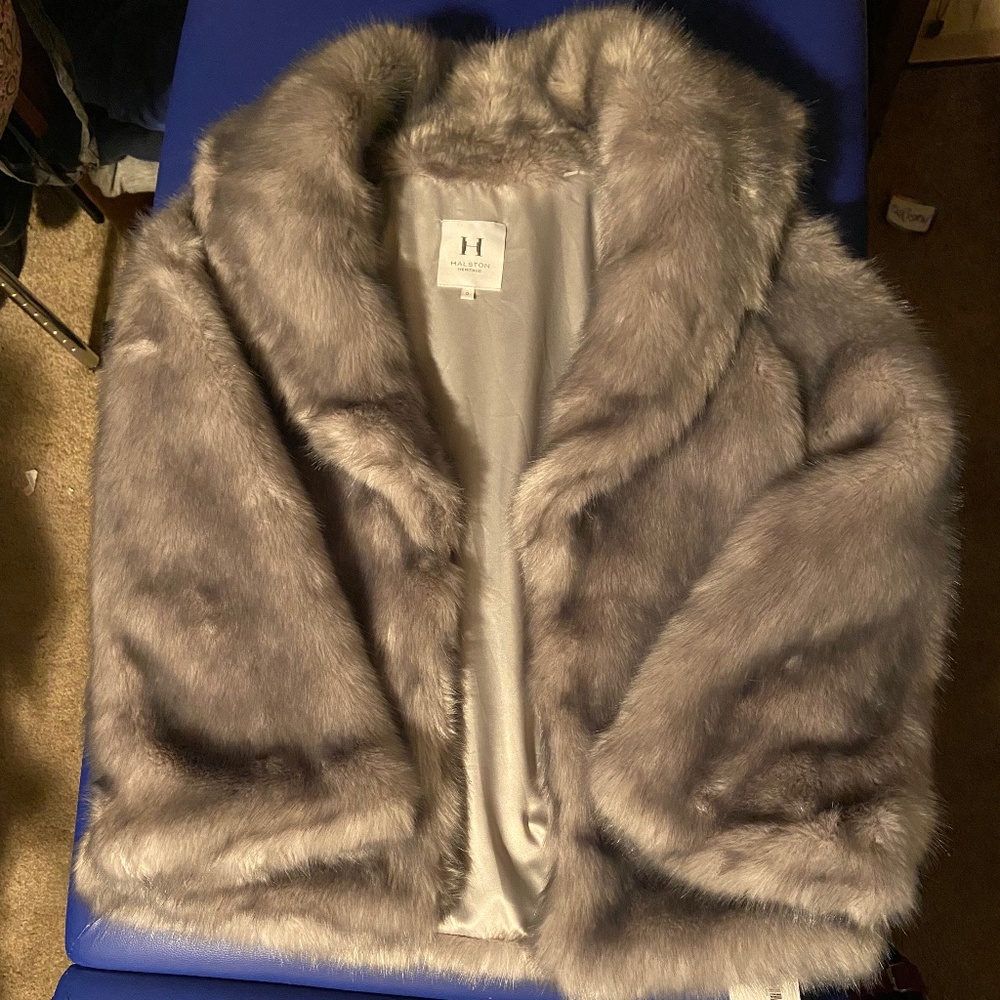 Halsten Heritage silver/gray faux fur coat size 0 new